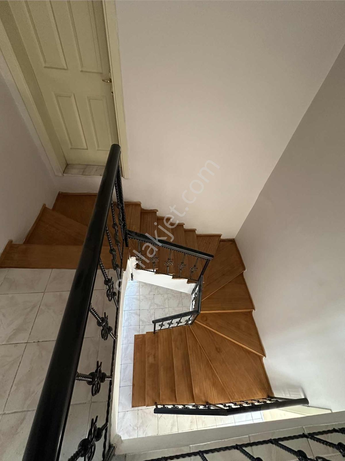 Konplus'tan Yazırda Tramvay Yanı Satılık 7+1 Daire — fotoğraf 32