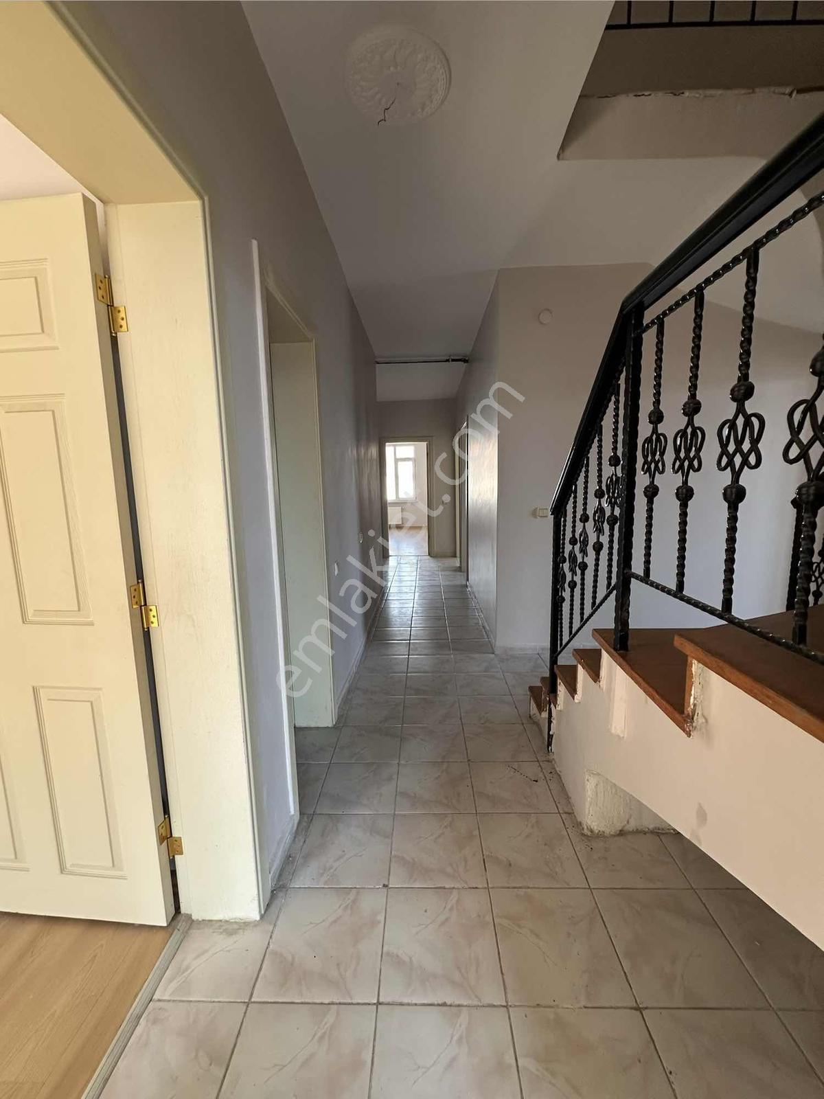 Konplus'tan Yazırda Tramvay Yanı Satılık 7+1 Daire — fotoğraf 33