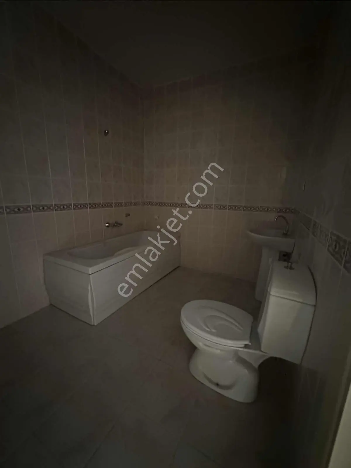 Konplus'tan Yazırda Tramvay Yanı Satılık 7+1 Daire — fotoğraf 48