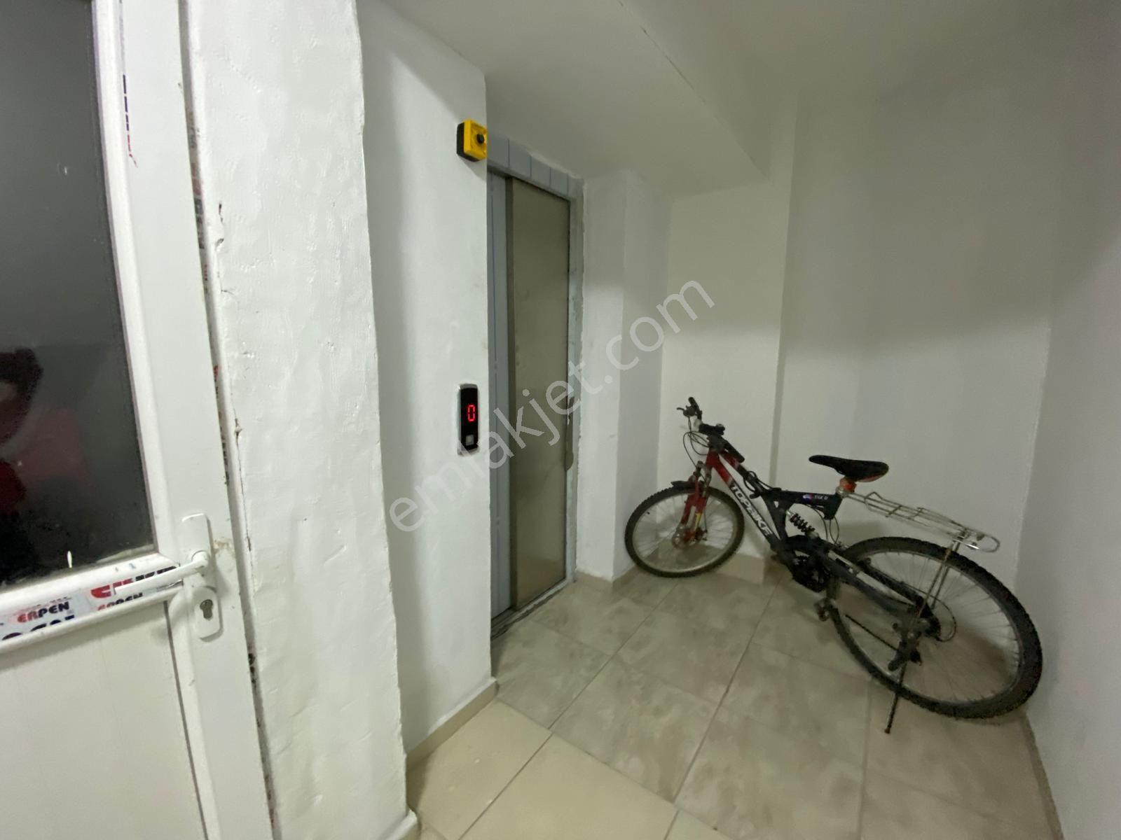 Rekoor Emlaktan Selahiyede 2+1 Satılık Daire — fotoğraf 3