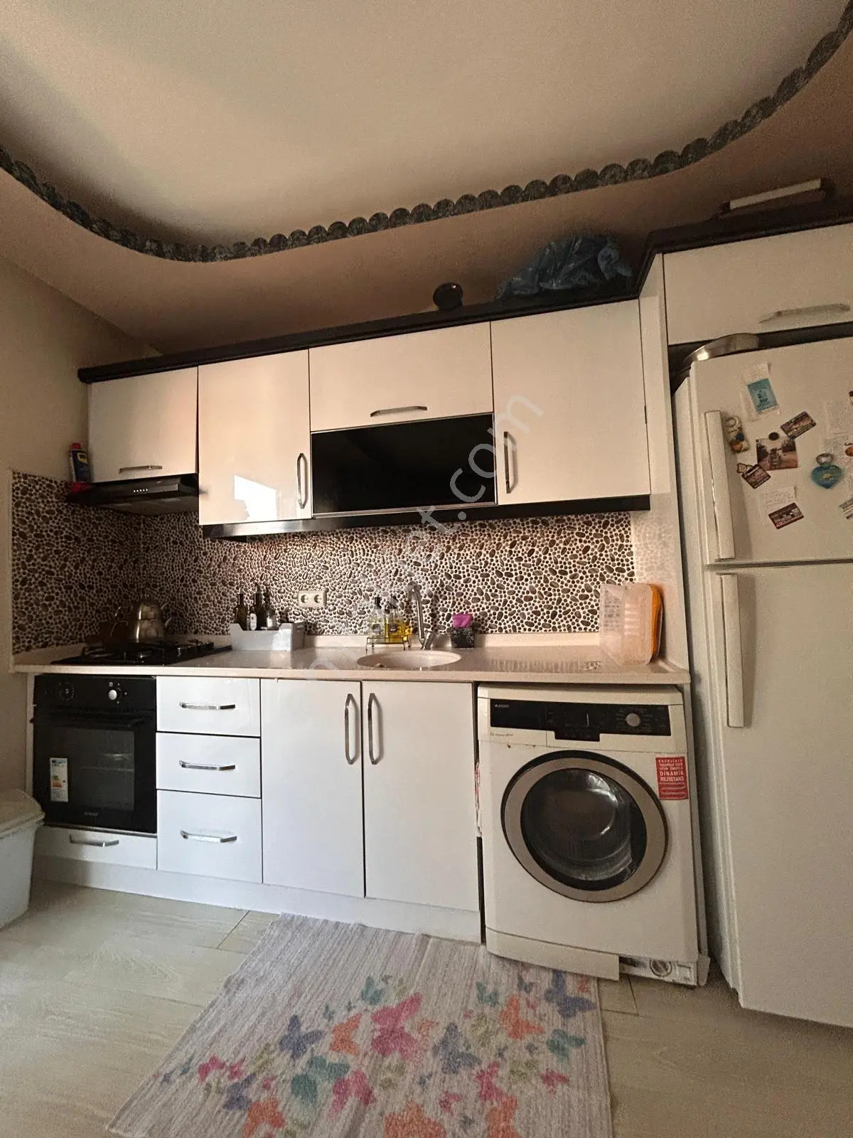 Davutlar Merkezde Eşyalı, Taşınmaya Hazır 1+1 Geniş Balkonlu Satılık Daire — fotoğraf 2