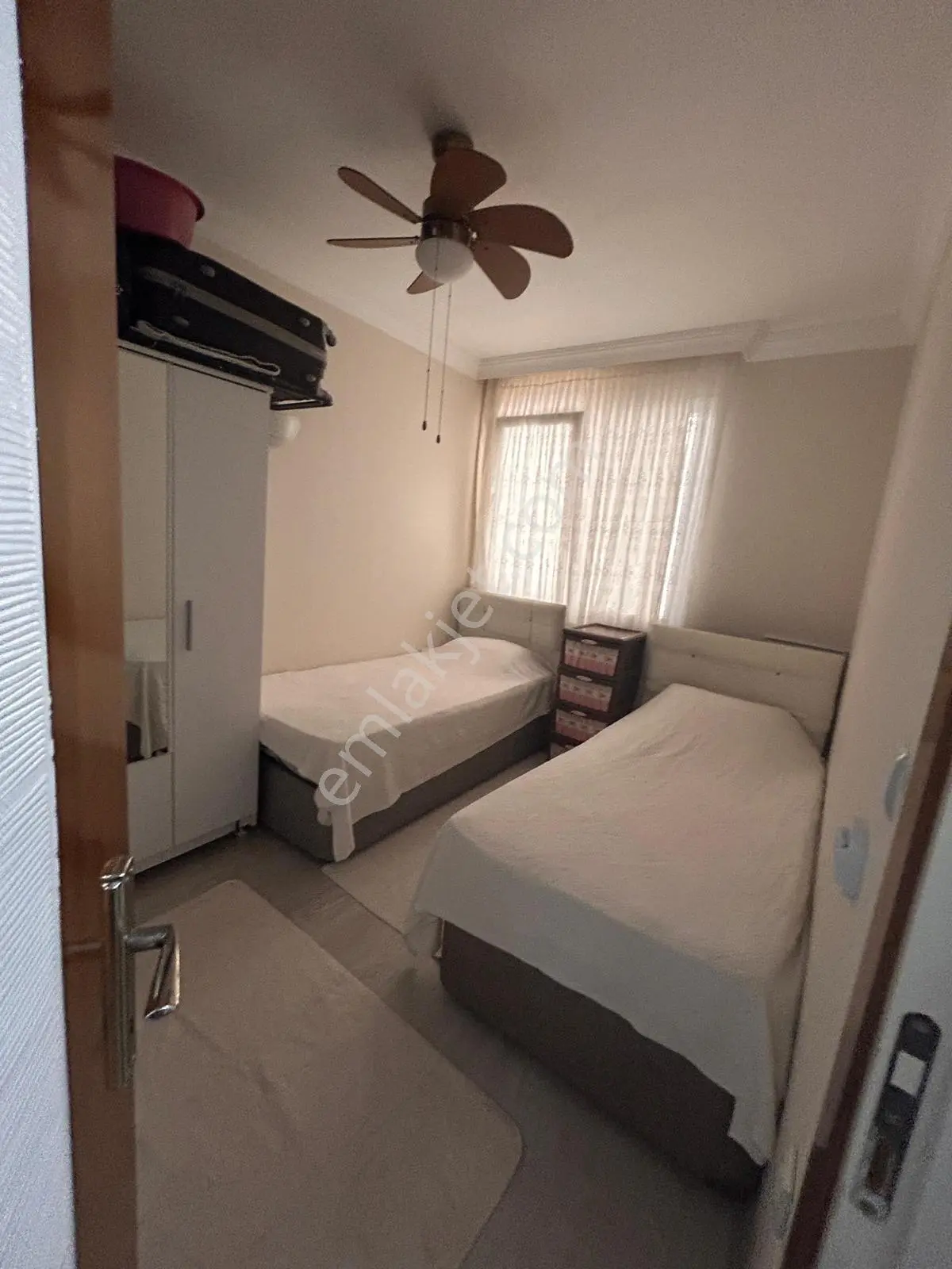 Davutlar Merkezde Eşyalı, Taşınmaya Hazır 1+1 Geniş Balkonlu Satılık Daire — fotoğraf 9