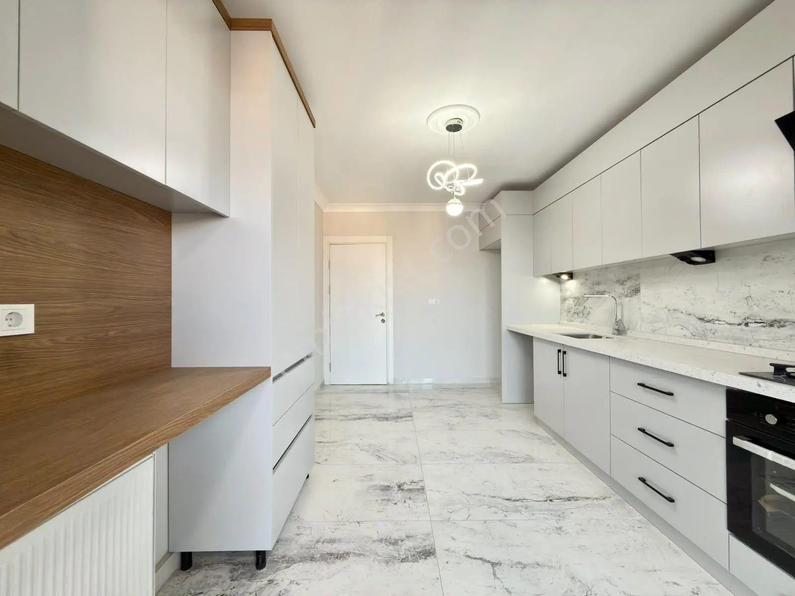 Yüksel'den Şehir Merkezinde Cam Balkonlu Lüks Ön Cephe 3+1 Satılık Daire — fotoğraf 4