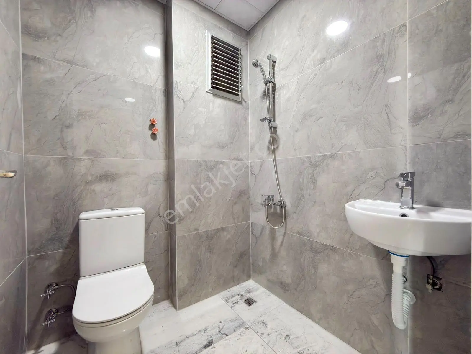 Yüksel'den Şehir Merkezinde Cam Balkonlu Lüks Ön Cephe 3+1 Satılık Daire — fotoğraf 26