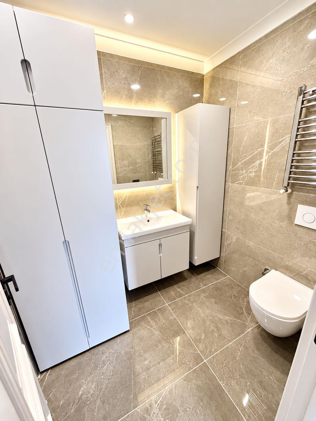 Fenerbahçe'de 3 Banyo 2 Balkonlu Geniş 4+1 — fotoğraf 11