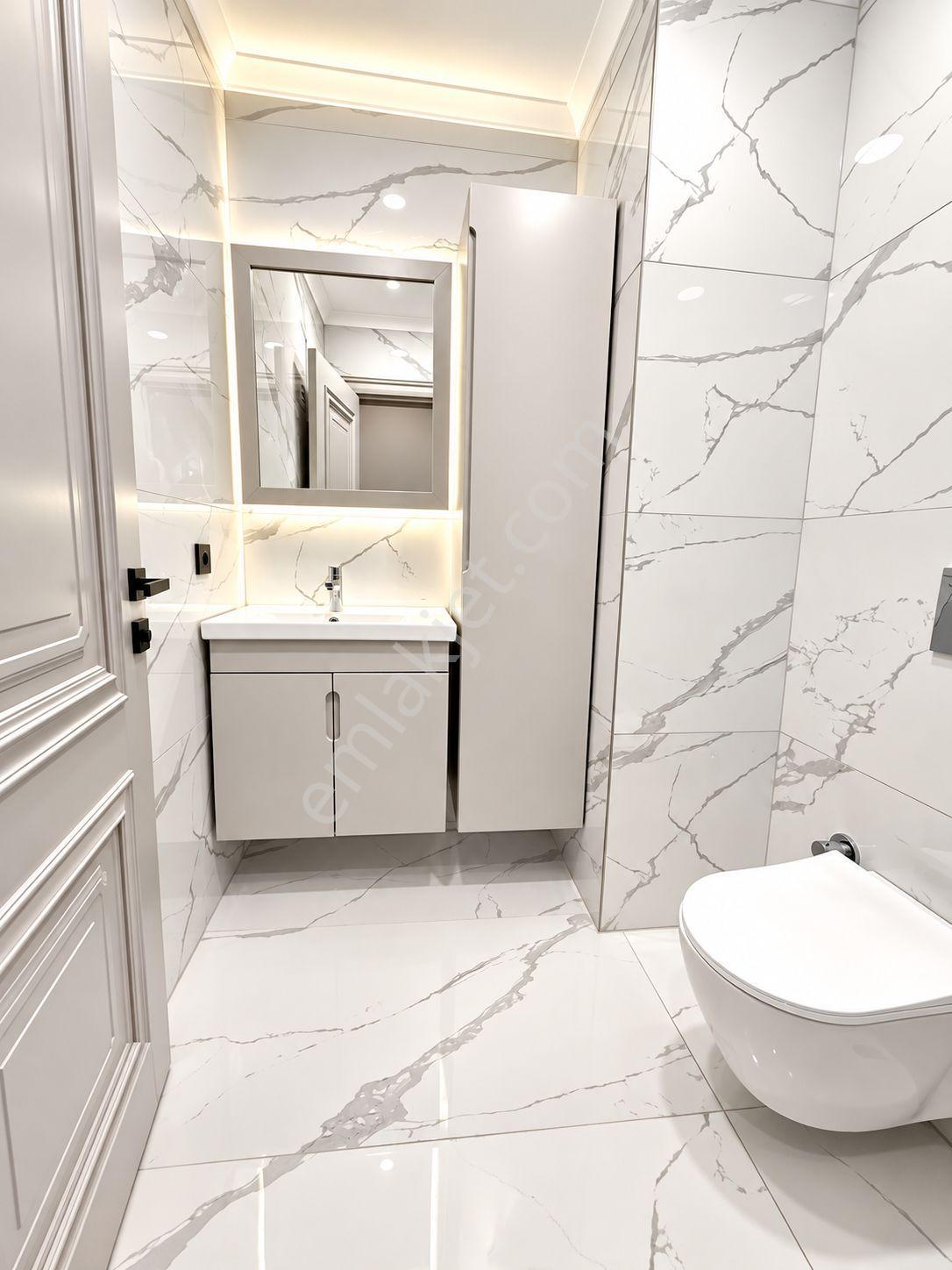 Fenerbahçe'de 3 Banyo 2 Balkonlu Geniş 4+1 — fotoğraf 13