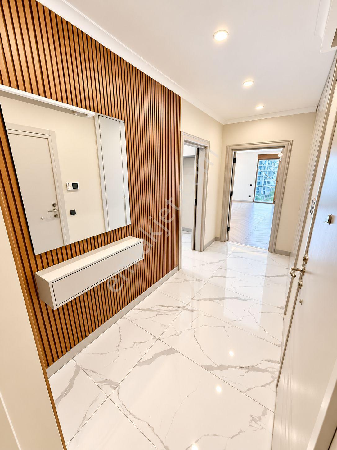 Fenerbahçe'de 3 Banyo 2 Balkonlu Geniş 4+1 — fotoğraf 17
