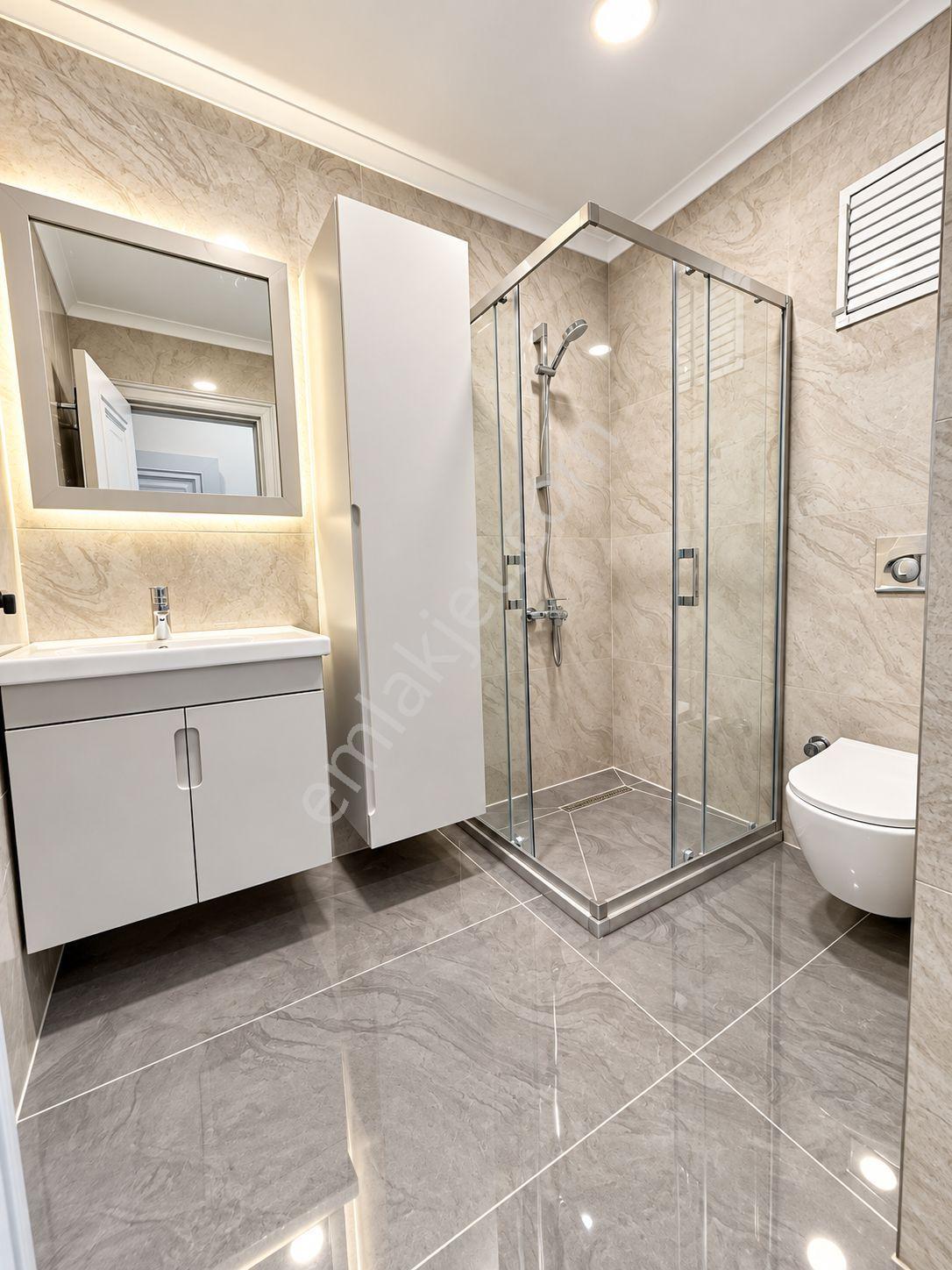 Fenerbahçe'de 3 Banyo 2 Balkonlu Geniş 4+1 — fotoğraf 31