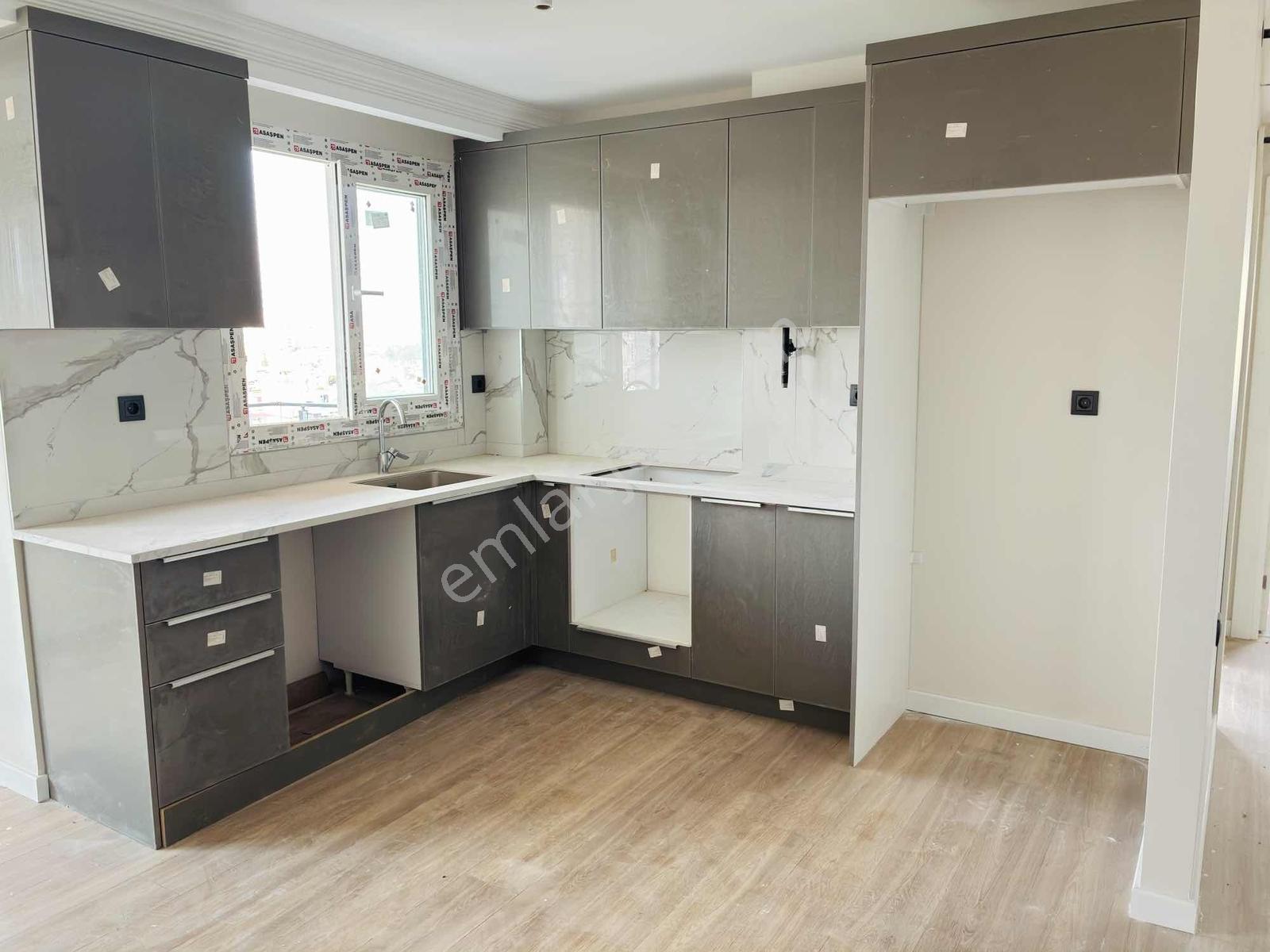 İz'den Kıyıboyunda Sıfır | Çift Banyo | 2 Balkon | Geniş 2+1 — fotoğraf 3