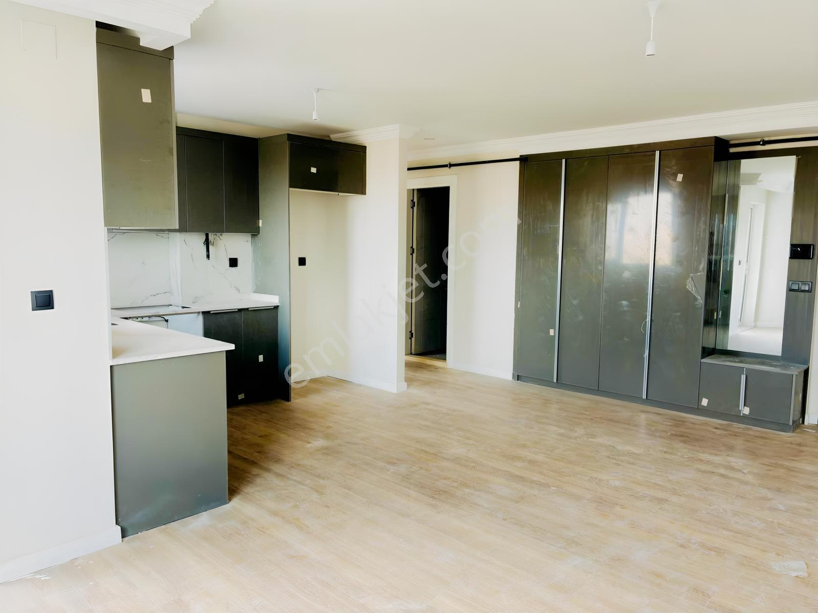 İz'den Kıyıboyunda Sıfır | Çift Banyo | 2 Balkon | Geniş 2+1 — fotoğraf 5