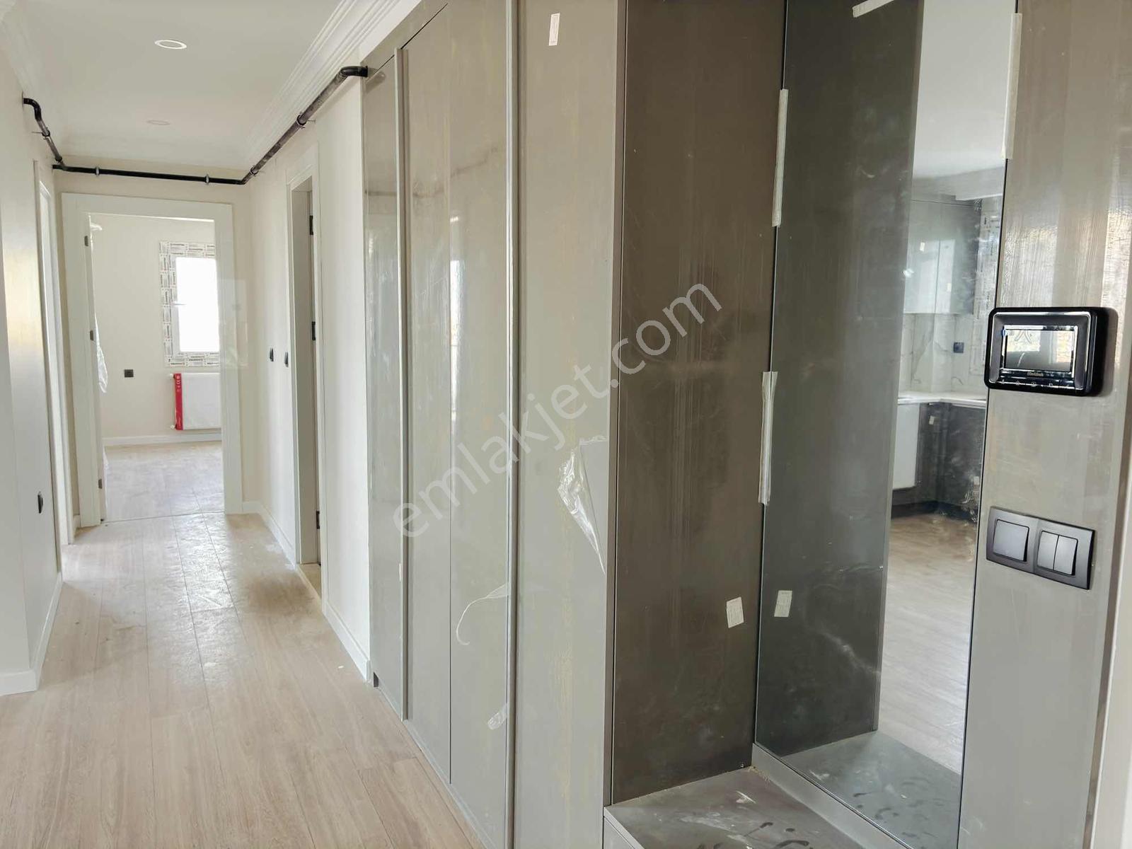 İz'den Kıyıboyunda Sıfır | Çift Banyo | 2 Balkon | Geniş 2+1 — fotoğraf 6