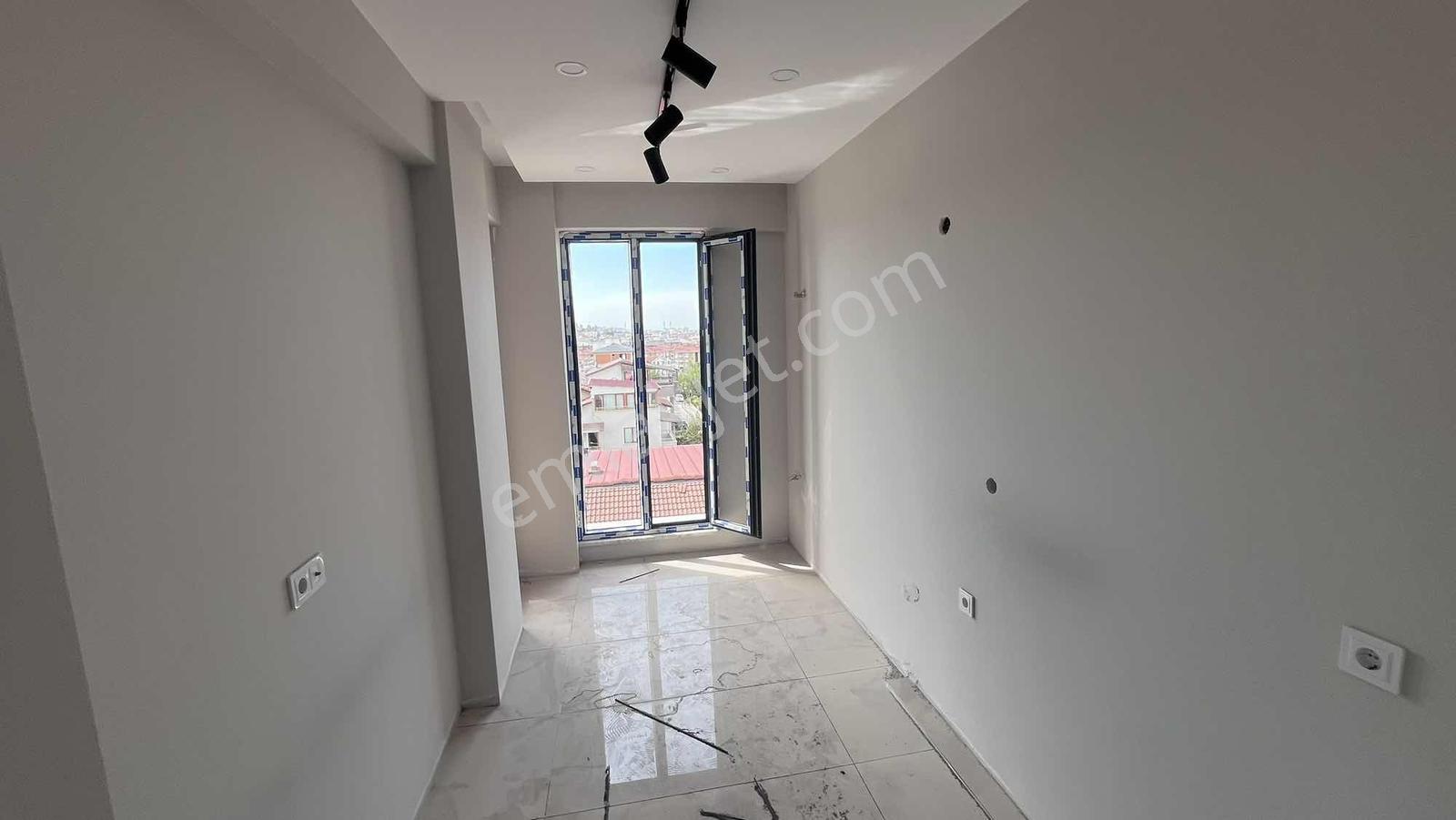 M. Akif Ersoy Mahallesinde 72 M² 2+1 Satılık Daire — fotoğraf 2