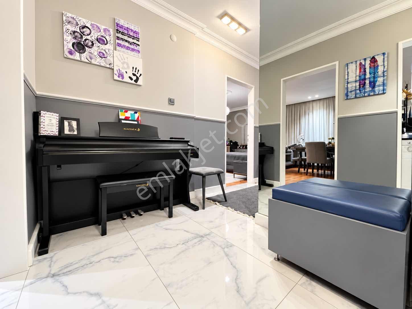 Çengelköy Ata-2 De Özel Dekorasyonlu 112 M2 Masrafsız Daire — fotoğraf 4