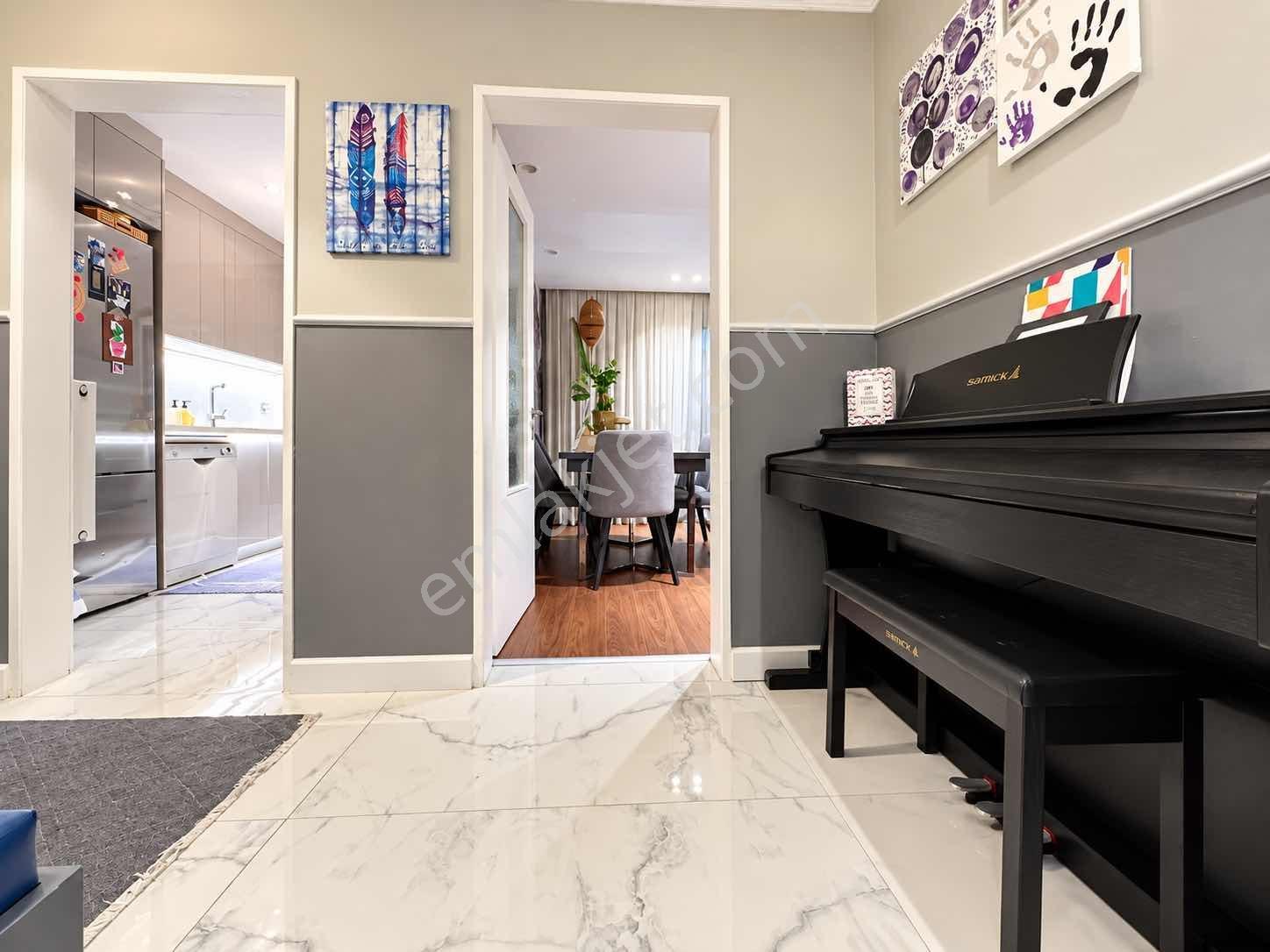 Çengelköy Ata-2 De Özel Dekorasyonlu 112 M2 Masrafsız Daire — fotoğraf 5