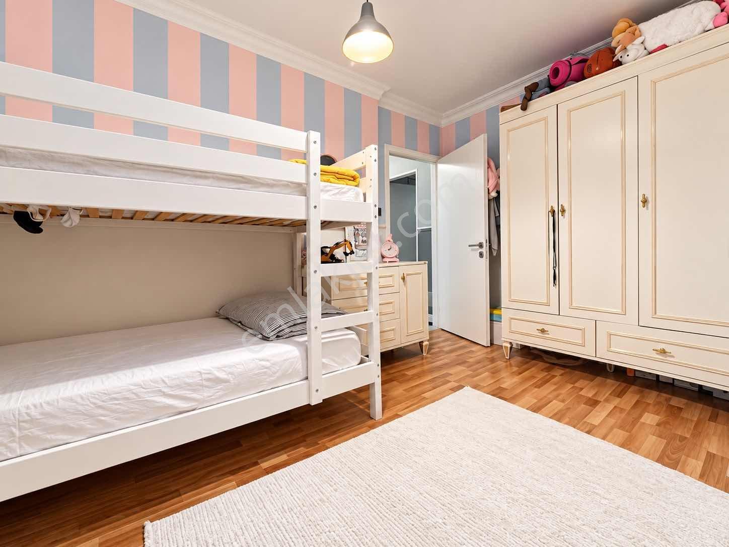 Çengelköy Ata-2 De Özel Dekorasyonlu 112 M2 Masrafsız Daire — fotoğraf 6