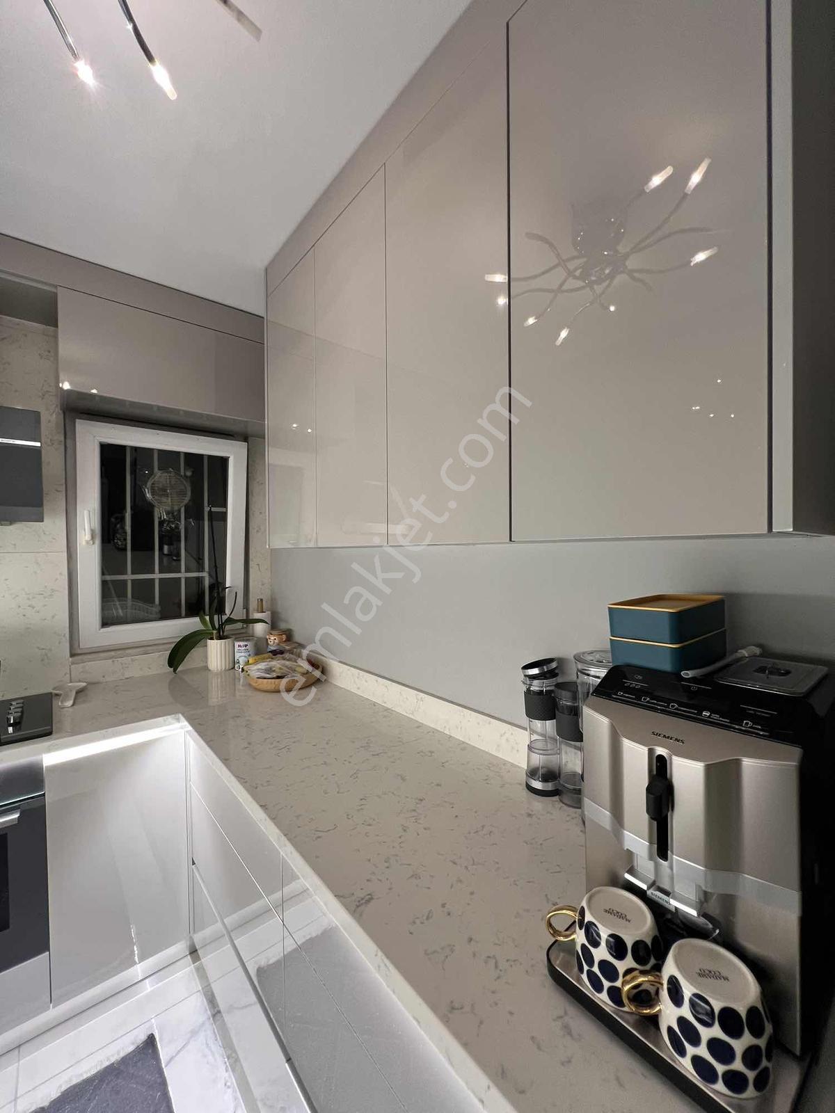 Çengelköy Ata-2 De Özel Dekorasyonlu 112 M2 Masrafsız Daire — fotoğraf 17