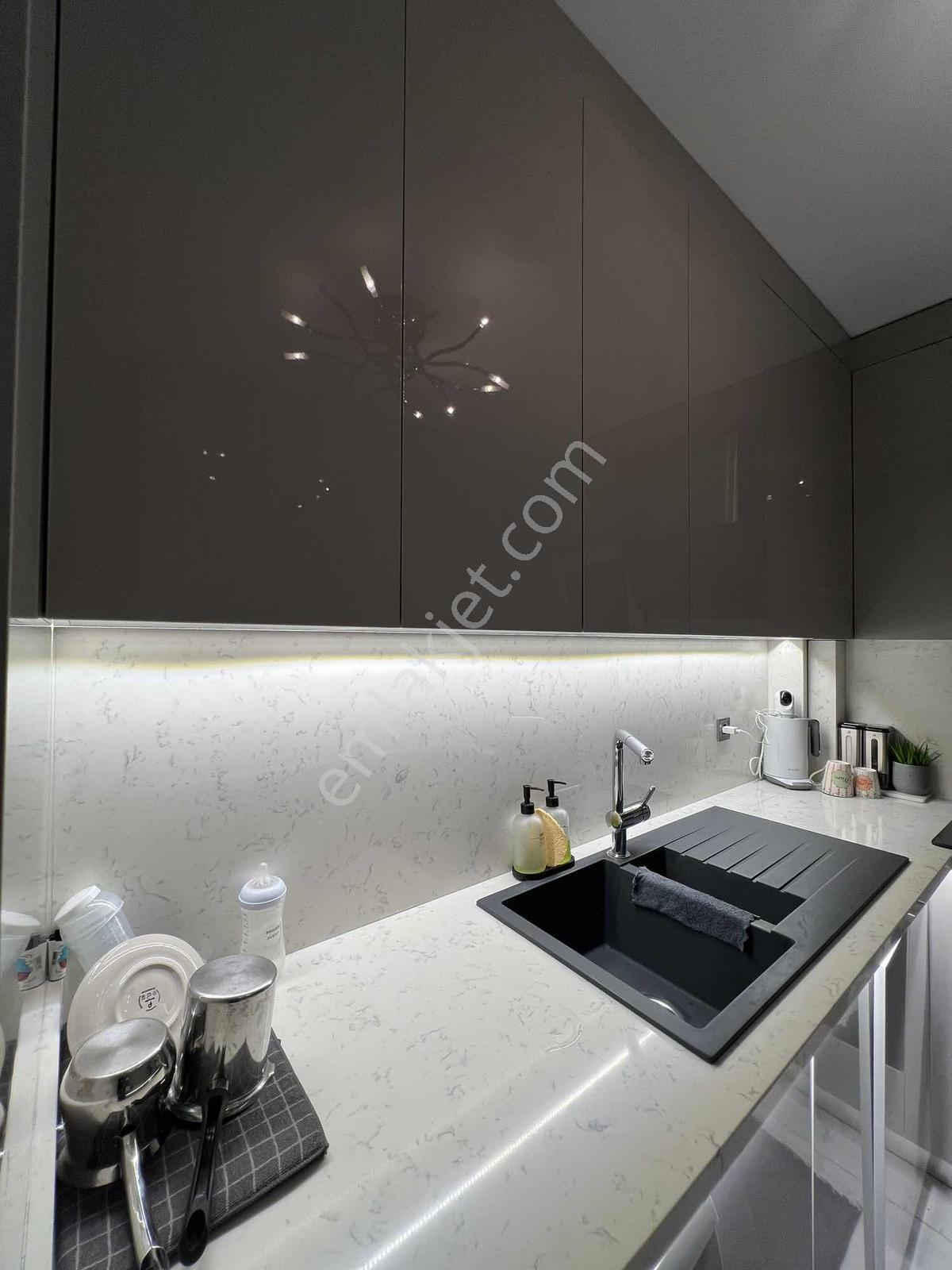 Çengelköy Ata-2 De Özel Dekorasyonlu 112 M2 Masrafsız Daire — fotoğraf 18
