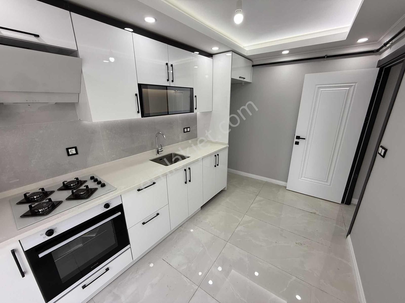 Mercan Emlak'tan Sıfır 2+1 Balkonlu Asansörlü Ara Kat Daire — fotoğraf 3