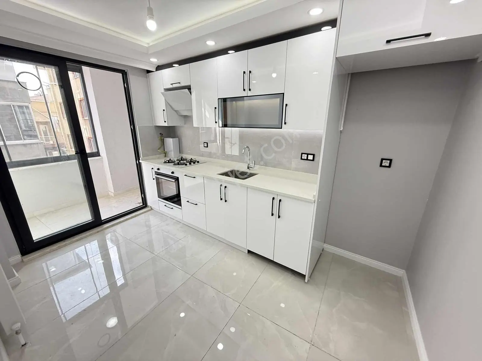 Mercan Emlak'tan Sıfır 2+1 Balkonlu Asansörlü Ara Kat Daire — fotoğraf 6