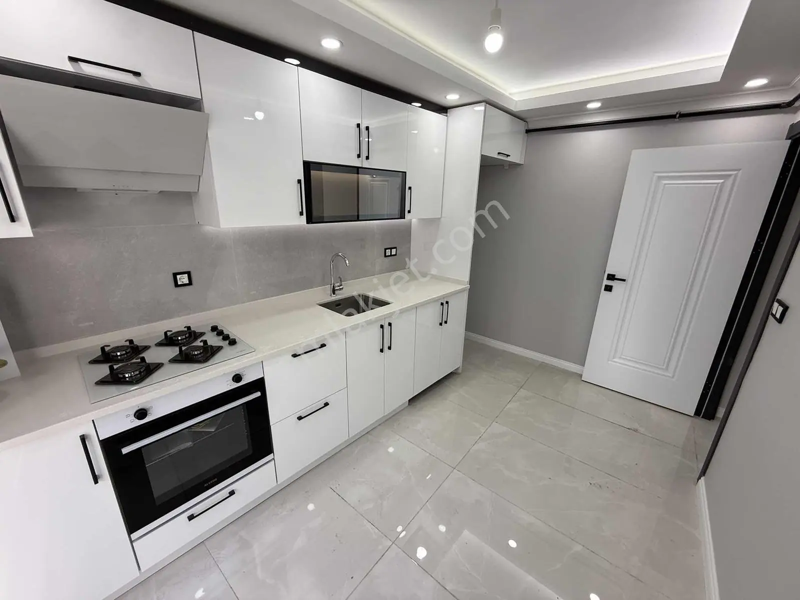 Mercan Emlak'tan Sıfır 2+1 Balkonlu Asansörlü Ara Kat Daire — fotoğraf 10