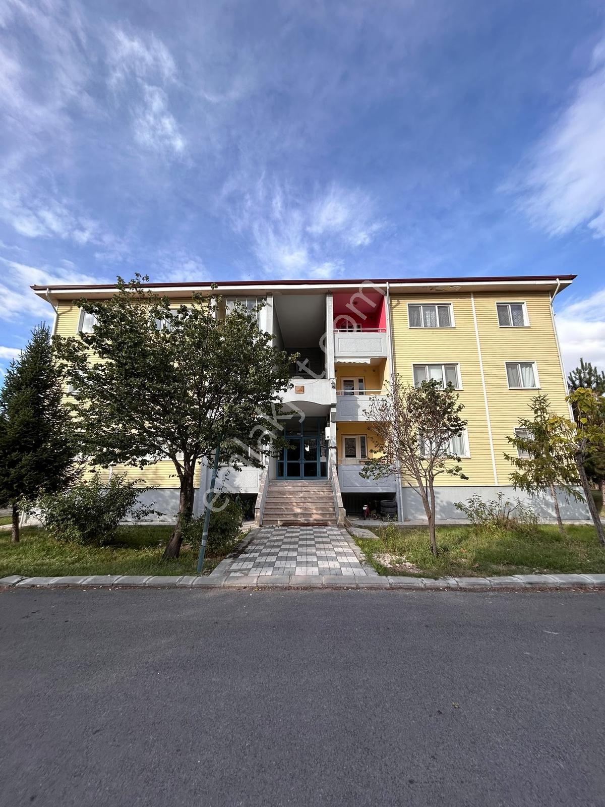 Erkmen Toki Çınar Evlerinde Fırsat 3+1 Satılık Daire