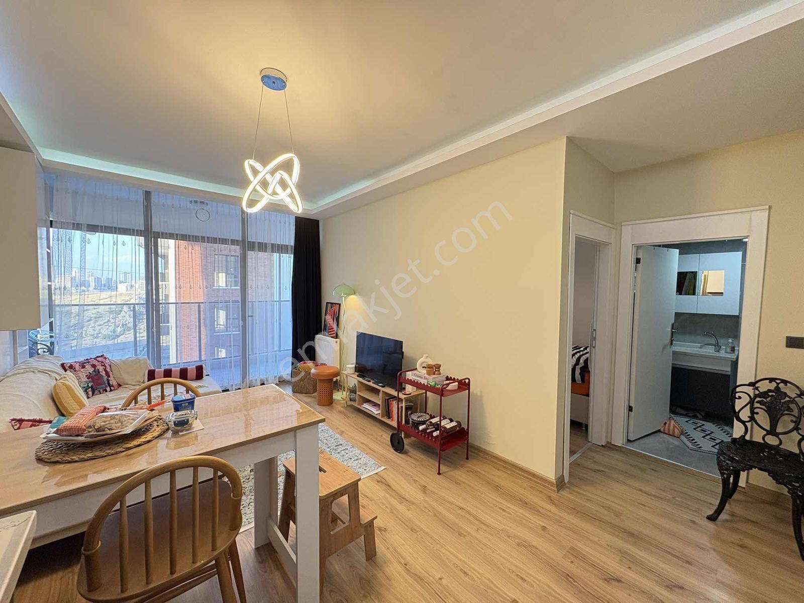 İncek'te Ada Mutfaklı Butik Site Geniş 1+1 Full Eşyalı Satılık — fotoğraf 9