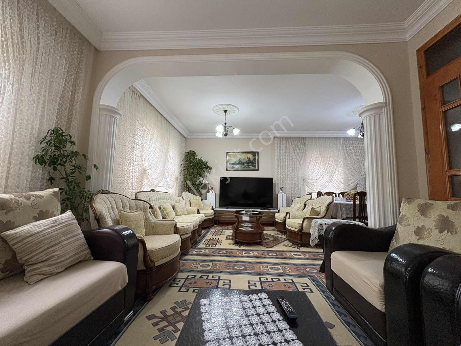 Melikşahta 305 M² Arsa Paylı 4+1 Villa | Ticari Kullanıma Uygun — fotoğraf 3