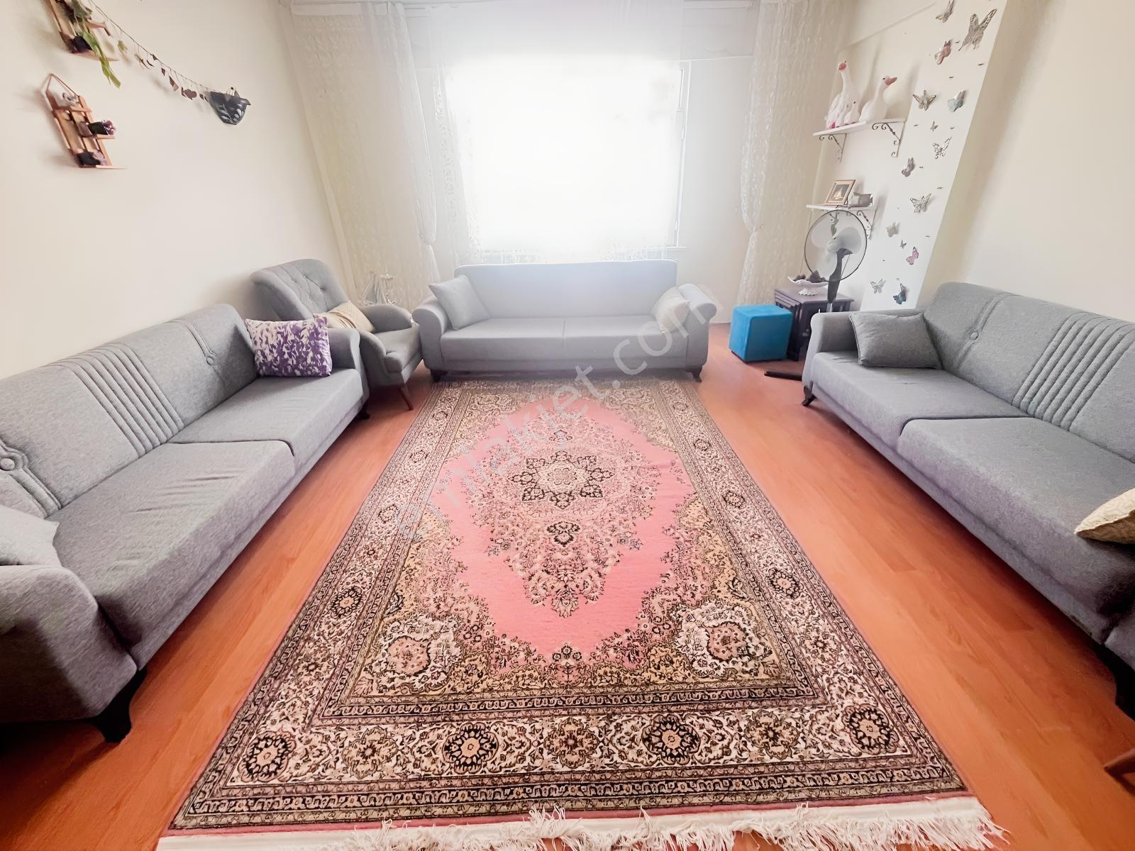 Gültepe'de Metrobüsün Dibinde Kaçak Katı Olmayan 2+1 90m2 Daire — fotoğraf 3