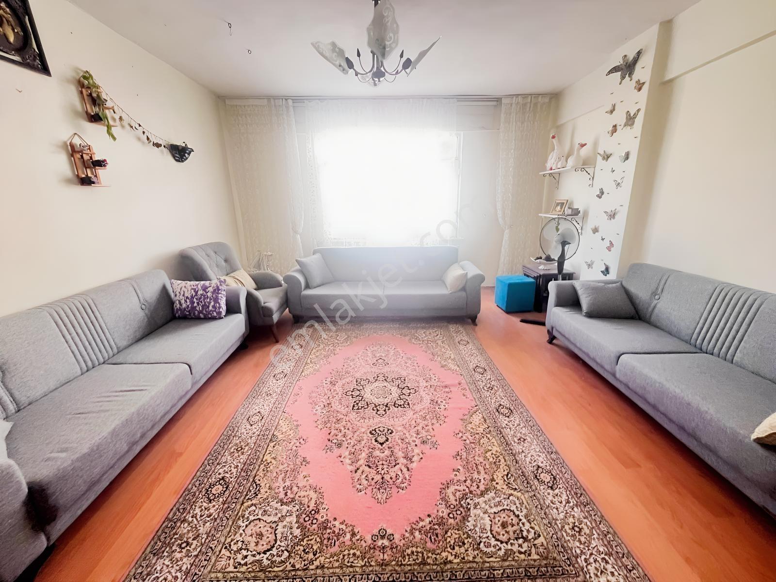 Gültepe'de Metrobüsün Dibinde Kaçak Katı Olmayan 2+1 90m2 Daire — fotoğraf 4