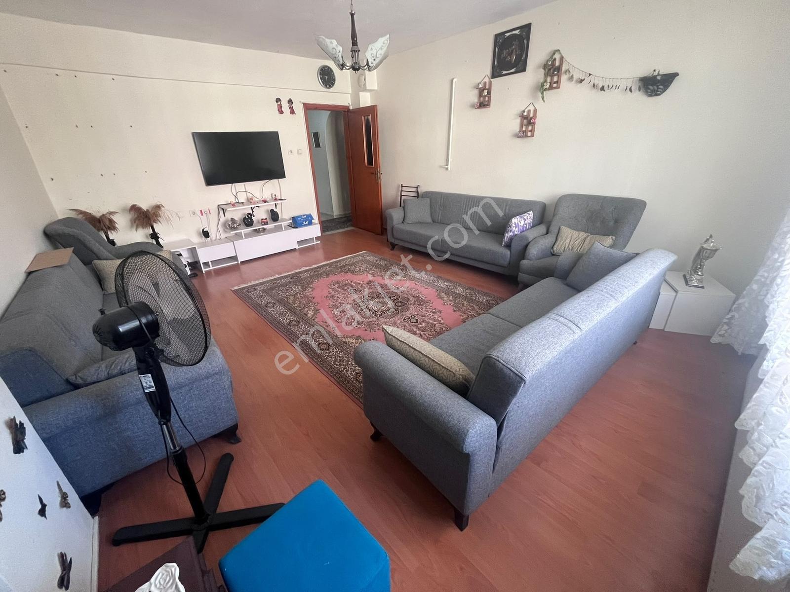 Gültepe'de Metrobüsün Dibinde Kaçak Katı Olmayan 2+1 90m2 Daire — fotoğraf 7