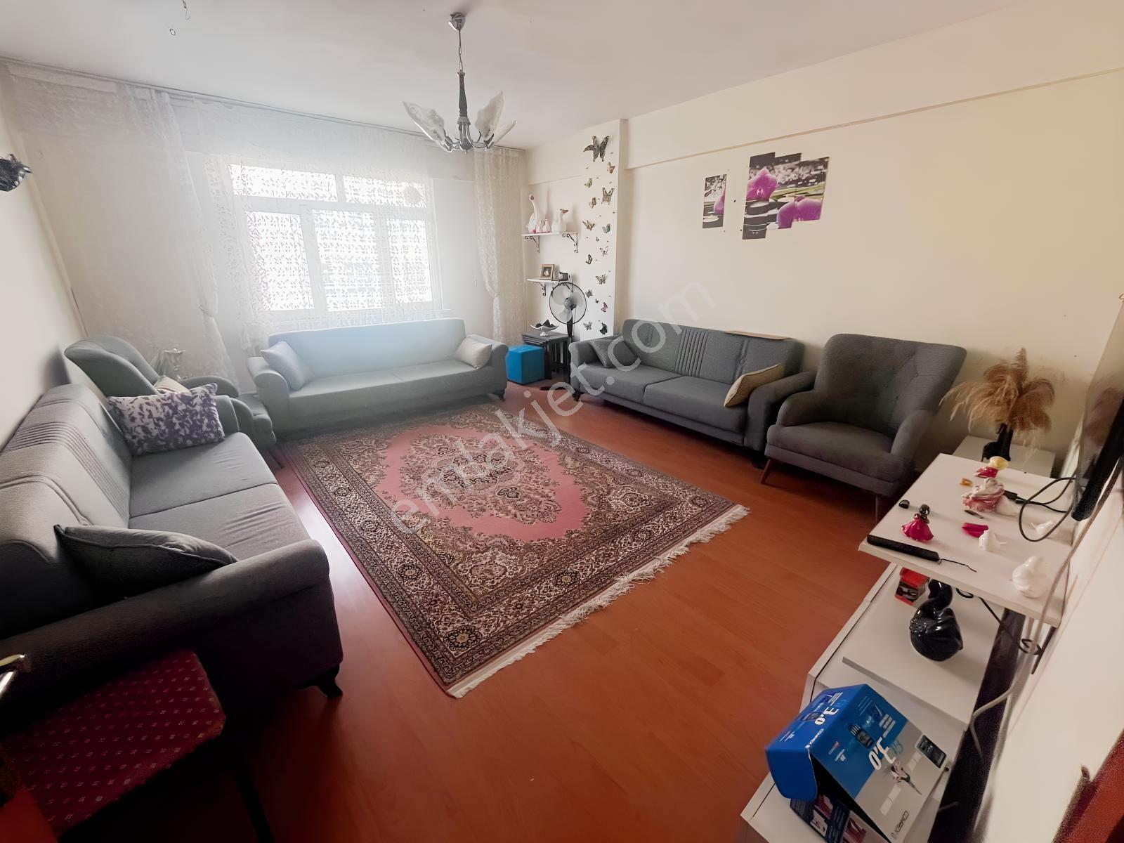 Gültepe'de Metrobüsün Dibinde Kaçak Katı Olmayan 2+1 90m2 Daire — fotoğraf 10