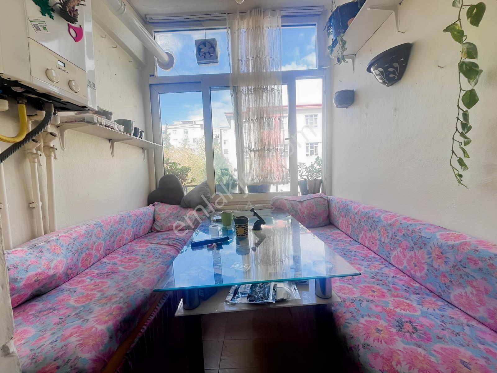 Gültepe'de Metrobüsün Dibinde Kaçak Katı Olmayan 2+1 90m2 Daire — fotoğraf 16