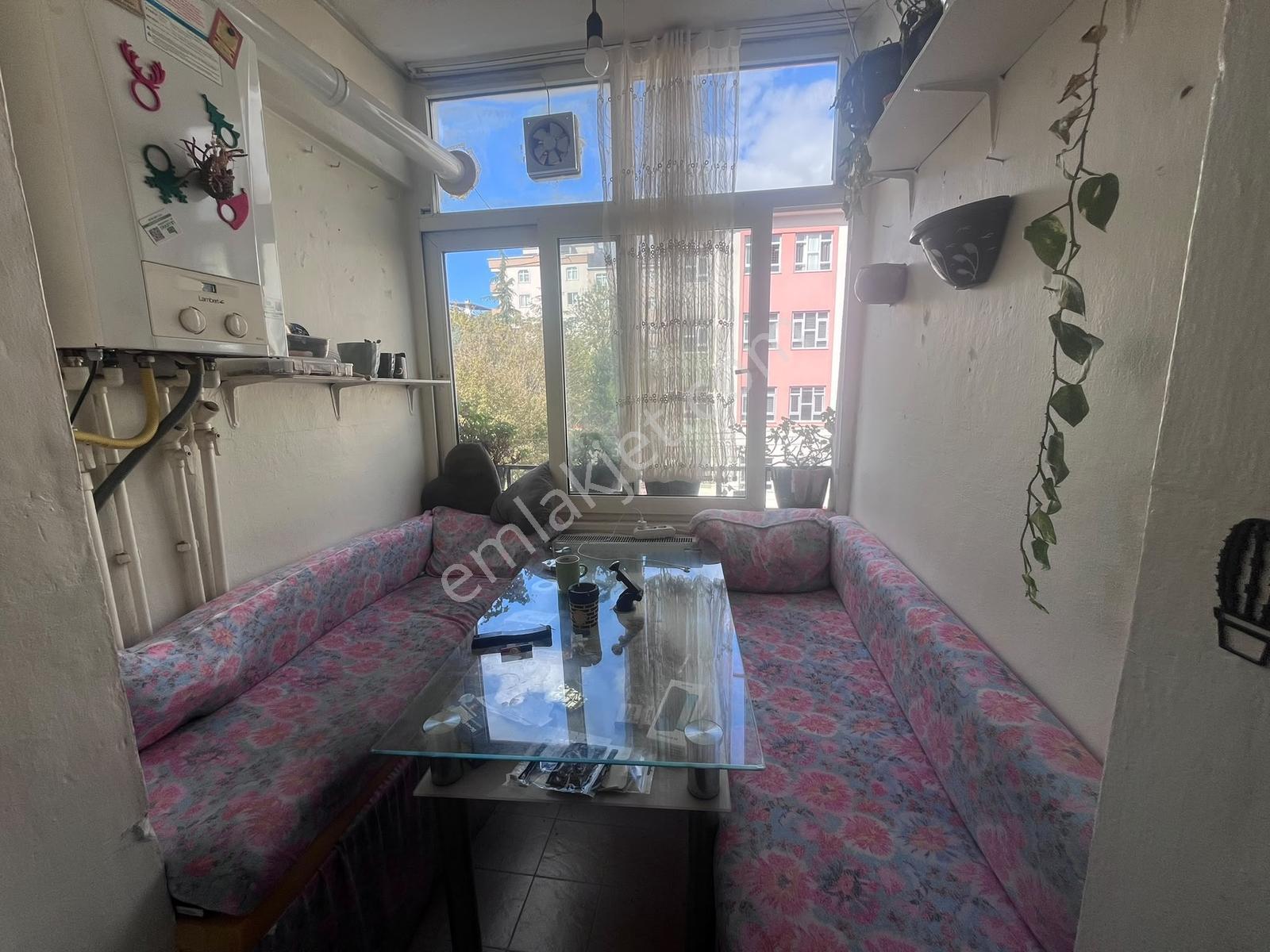 Gültepe'de Metrobüsün Dibinde Kaçak Katı Olmayan 2+1 90m2 Daire — fotoğraf 18
