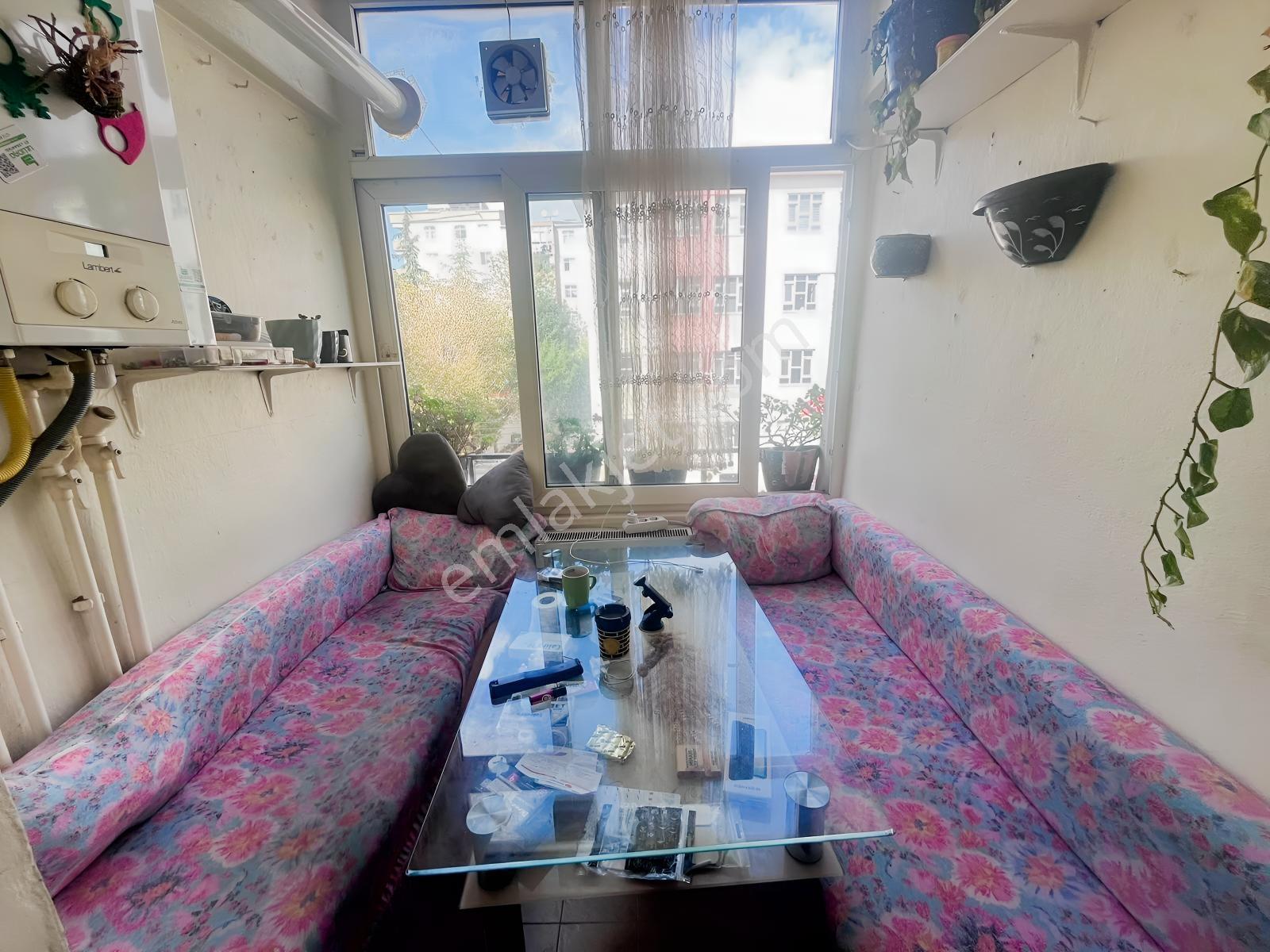 Gültepe'de Metrobüsün Dibinde Kaçak Katı Olmayan 2+1 90m2 Daire — fotoğraf 19