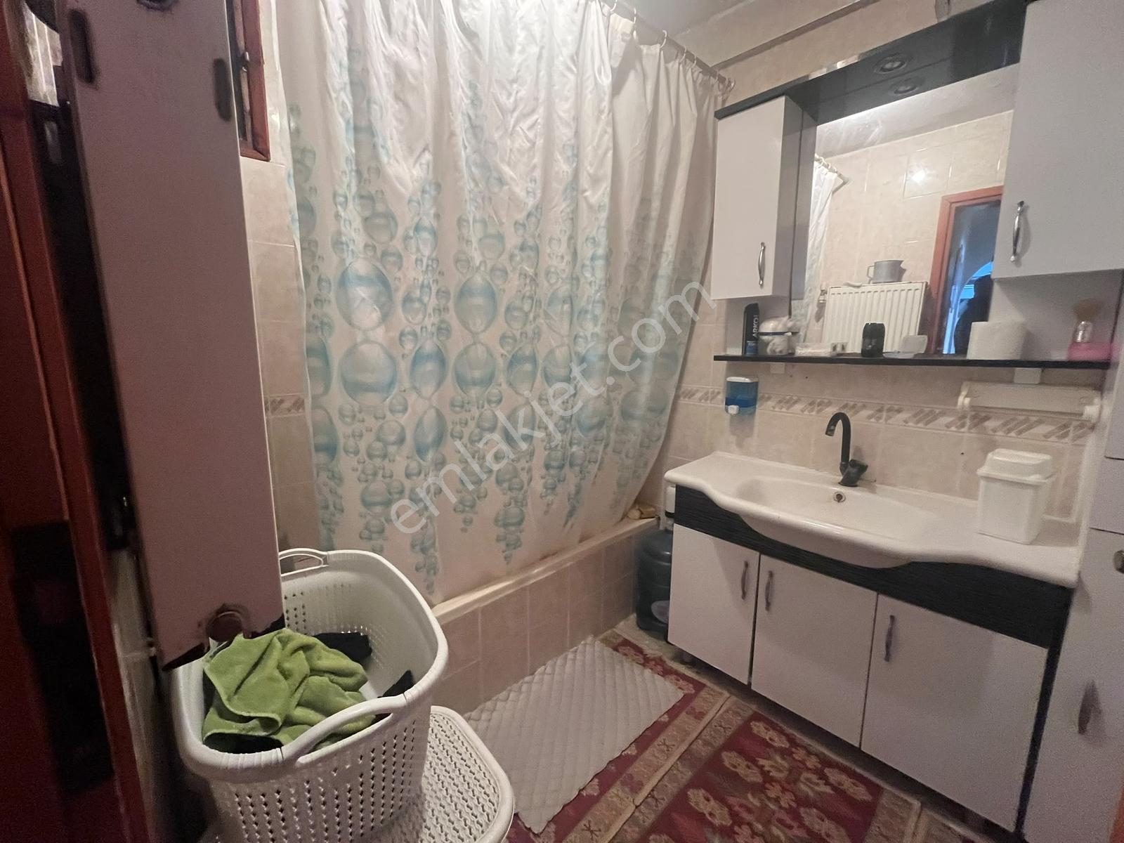 Gültepe'de Metrobüsün Dibinde Kaçak Katı Olmayan 2+1 90m2 Daire — fotoğraf 34