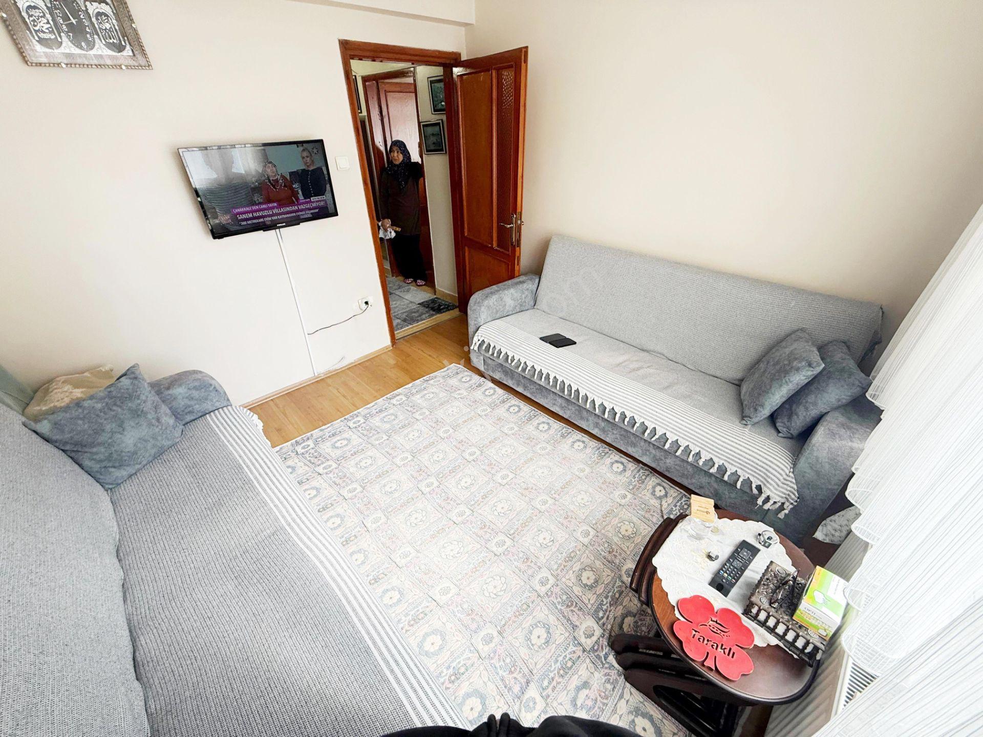 Fatih Emlak Tan Nur Cami Yakını 2+1 80 M2 Kat Mülkiyetli 4 Kat Daire — fotoğraf 4