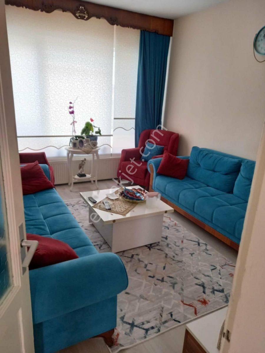 Çarşı Merkezde | Konut & İşyeri Kullanımına Uygun 2+1 Satılık — fotoğraf 2