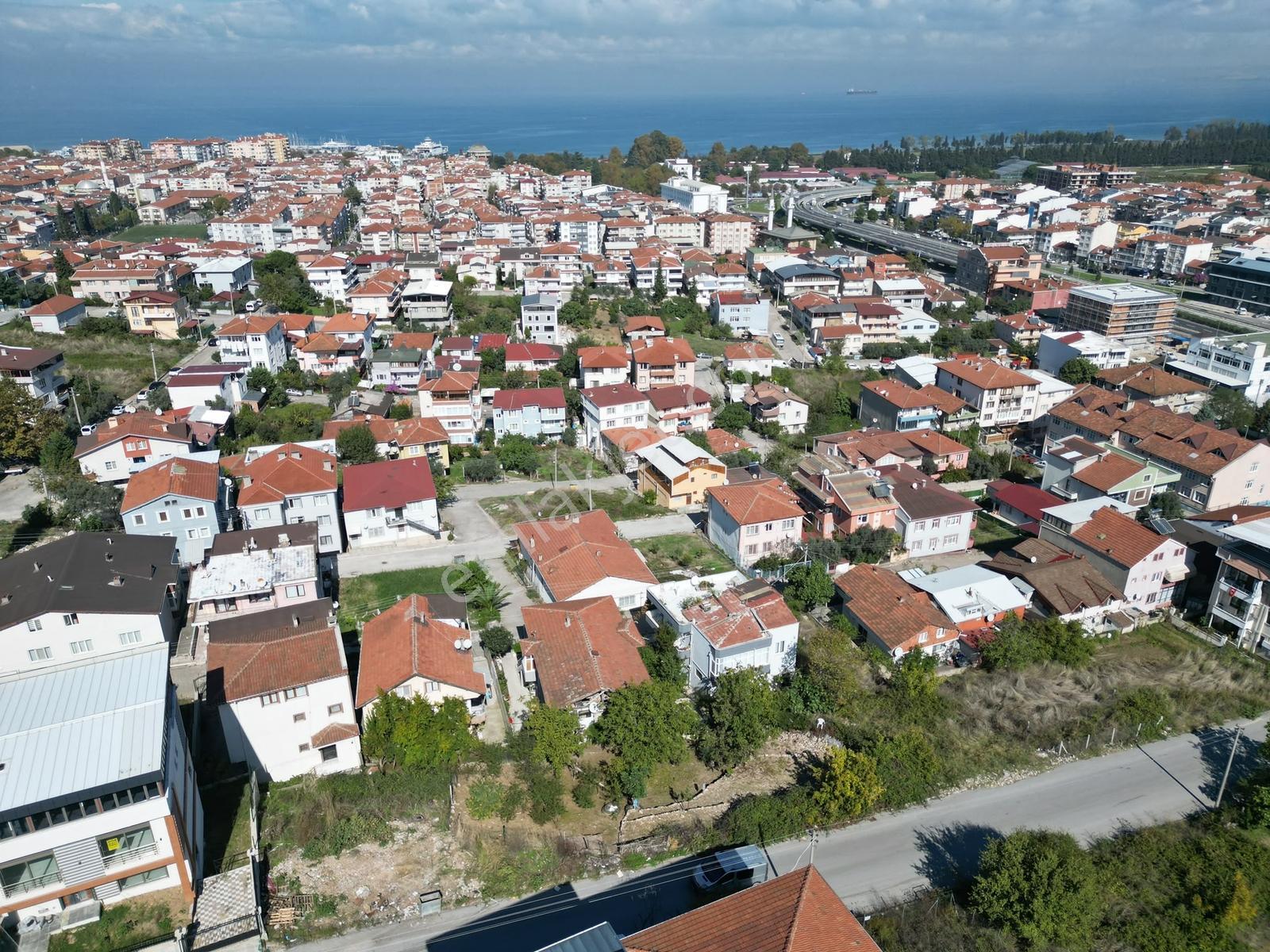 Yalova Merkez'de Deniz Manzaralı %40 - 3 Kat İmarlı Arsa — fotoğraf 2