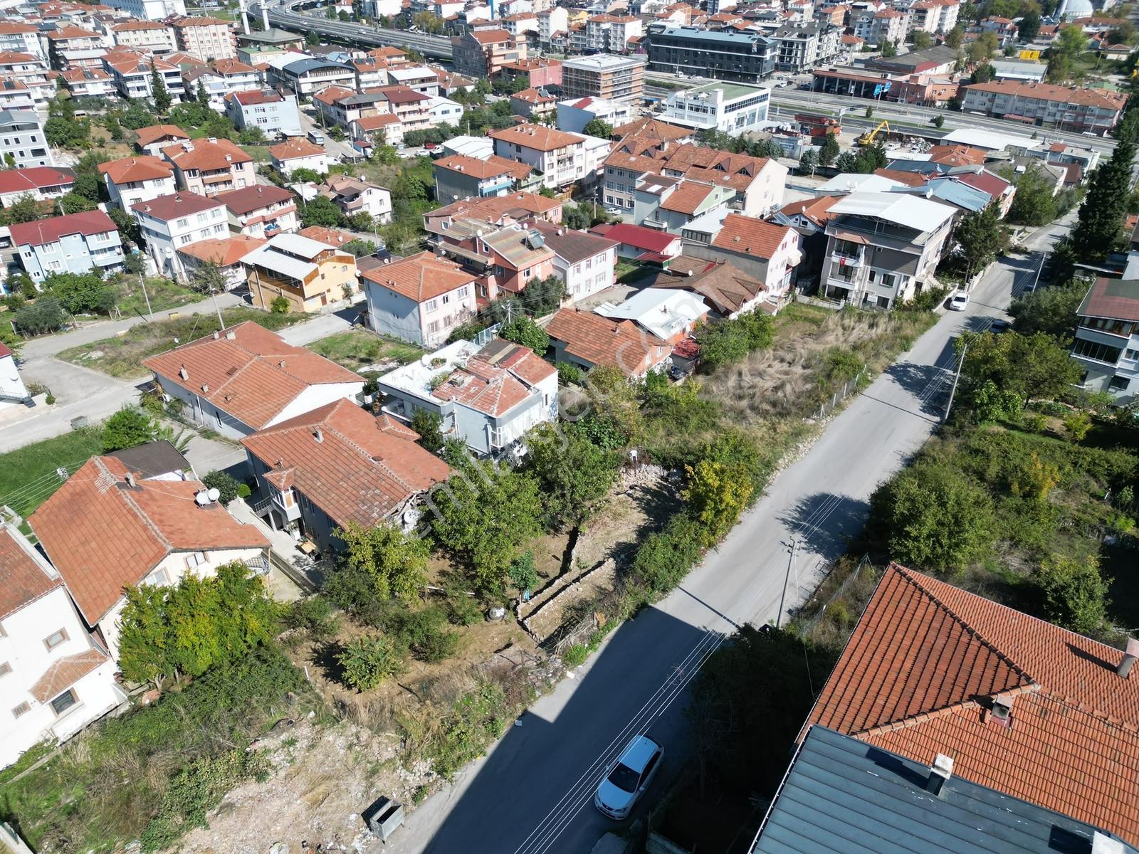 Yalova Merkez'de Deniz Manzaralı %40 - 3 Kat İmarlı Arsa — fotoğraf 3