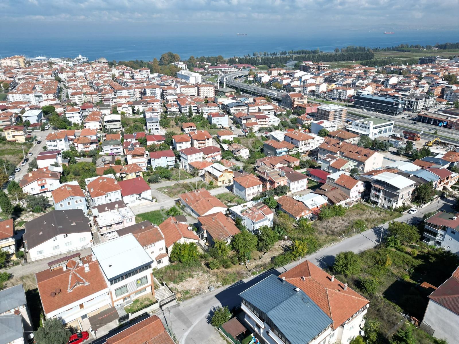 Yalova Merkez'de Deniz Manzaralı %40 - 3 Kat İmarlı Arsa — fotoğraf 6