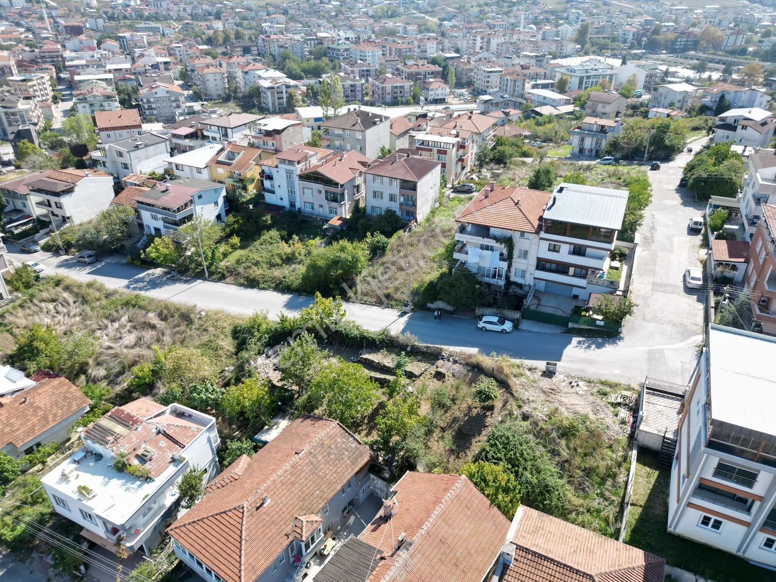 Yalova Merkez'de Deniz Manzaralı %40 - 3 Kat İmarlı Arsa — fotoğraf 7