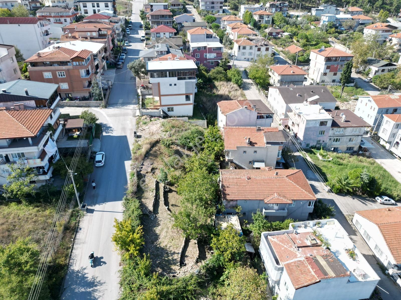 Yalova Merkez'de Deniz Manzaralı %40 - 3 Kat İmarlı Arsa — fotoğraf 8