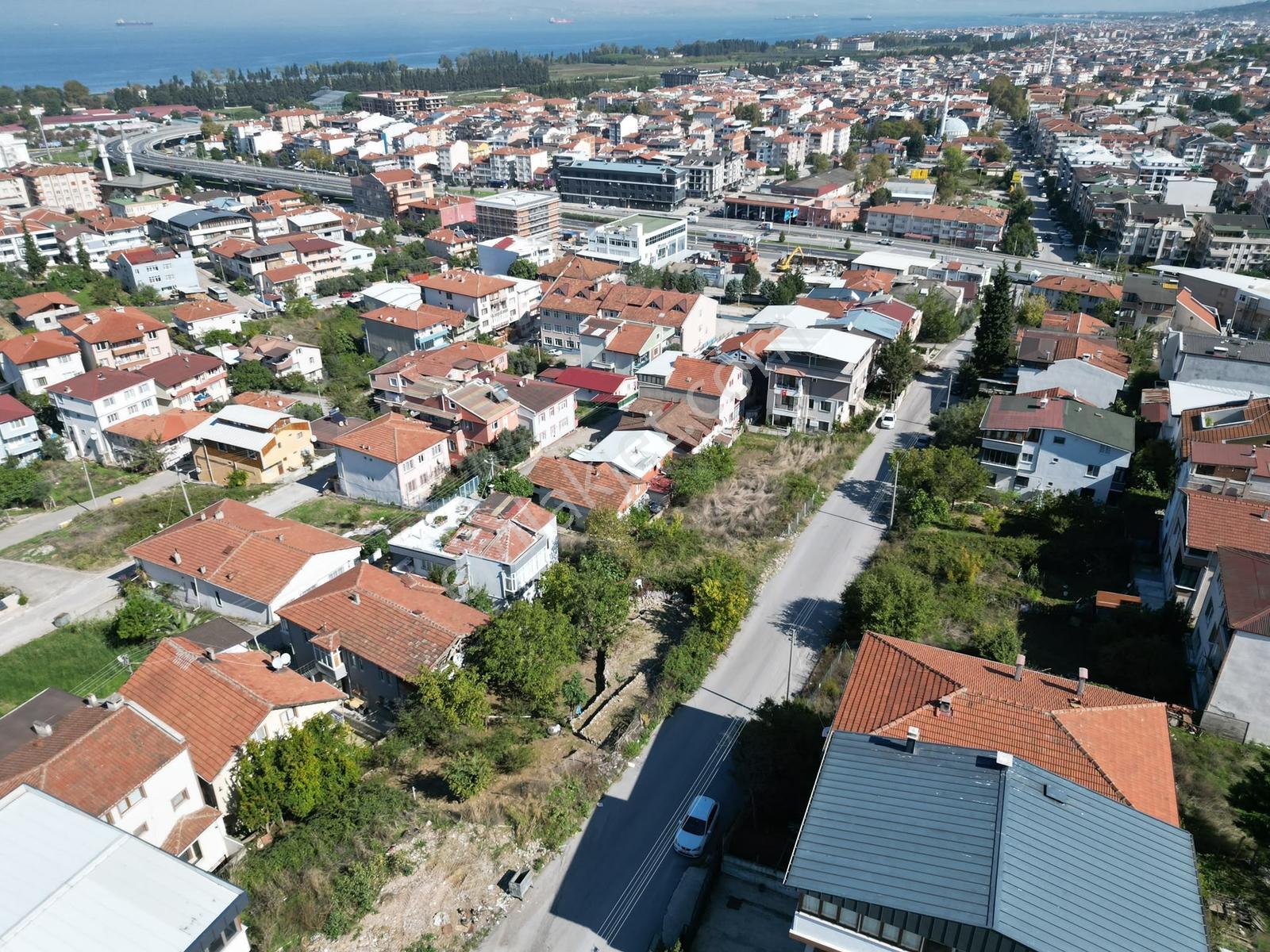 Yalova Merkez'de Deniz Manzaralı %40 - 3 Kat İmarlı Arsa — fotoğraf 9