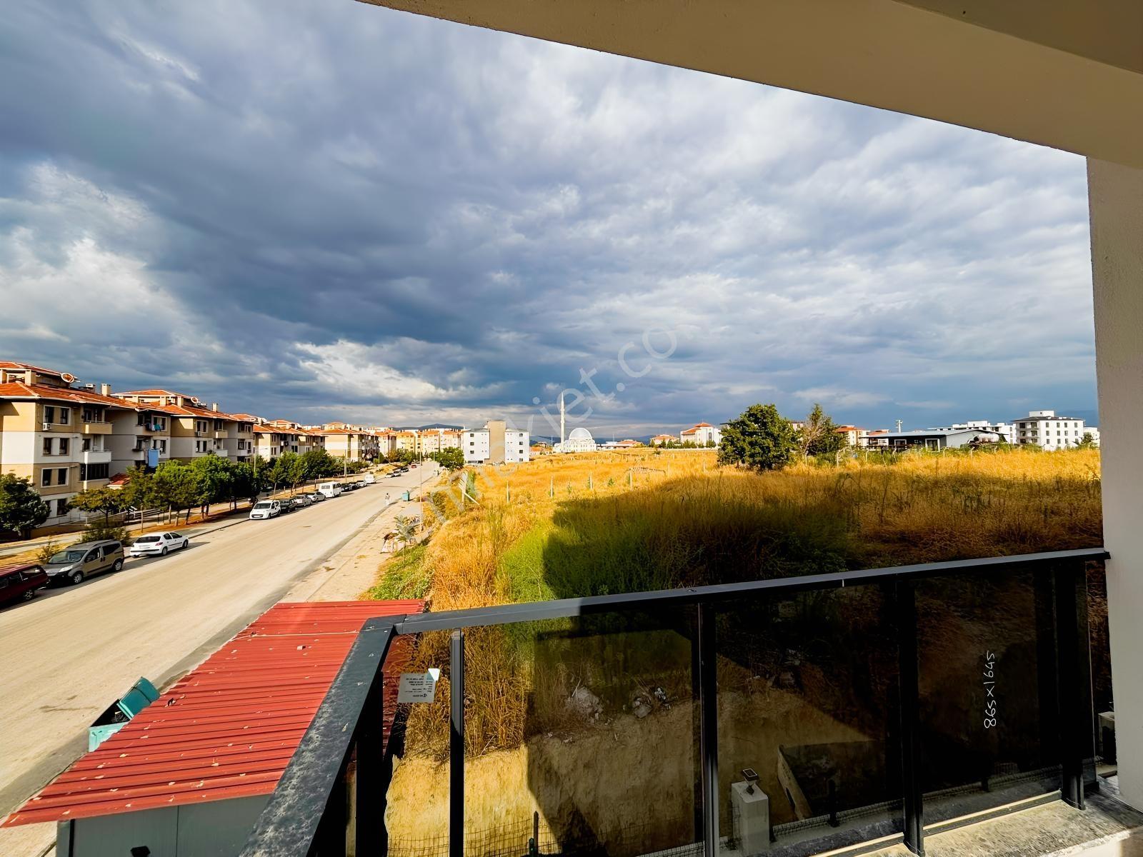 Toki Babadağ Konutları Karşısı Özçelik Life Satılık 2+1 — fotoğraf 6