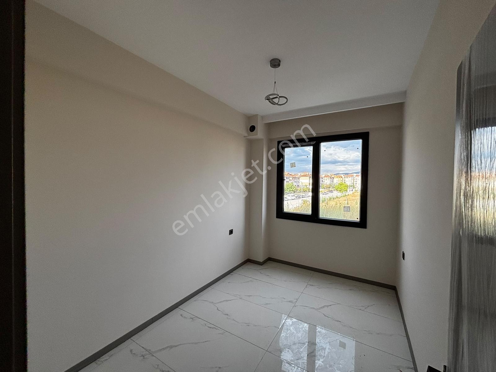 Toki Babadağ Konutları Karşısı Özçelik Life Satılık 2+1 — fotoğraf 14