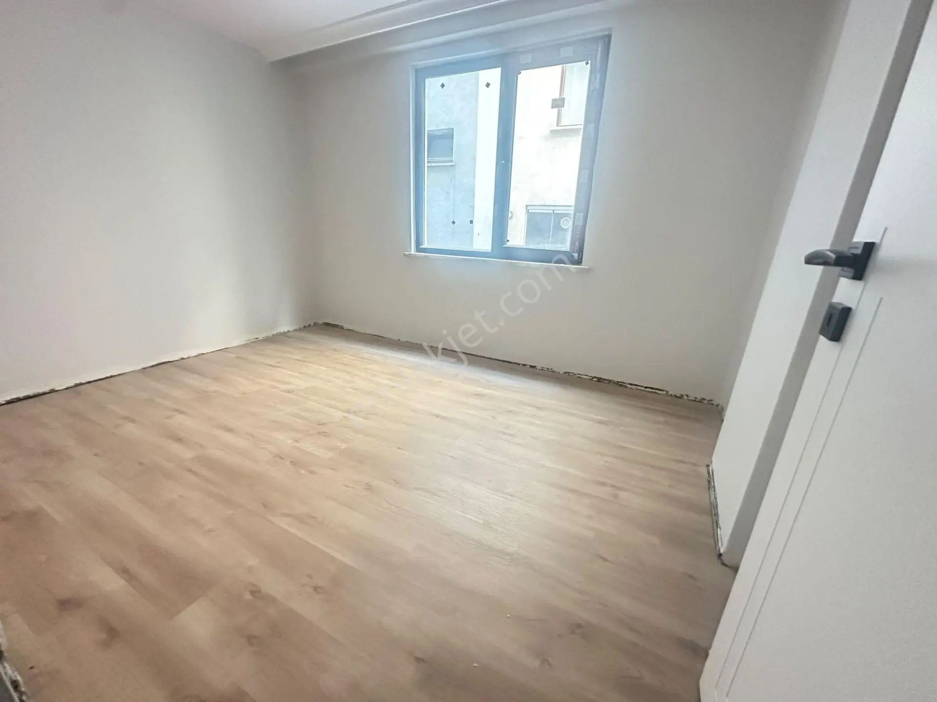 Özgür İnşaat'tan Cebeci Mahallesinde 0 Oturuma Hazır 2+1 110 M2 1,kat Ebeveyn Banyolu Fırsat Daire ! — fotoğraf 5