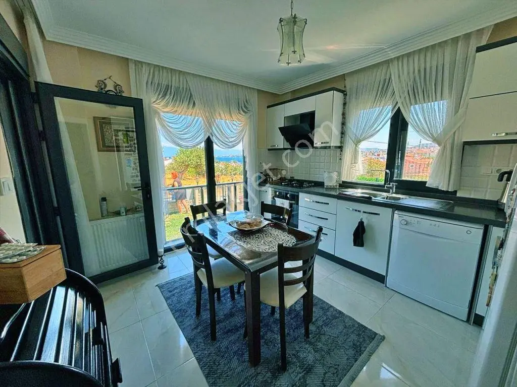Uytundan Gömeç Karağaçta Denize 250 Metre Havuzlu Lüks 3+1 Villa — fotoğraf 3