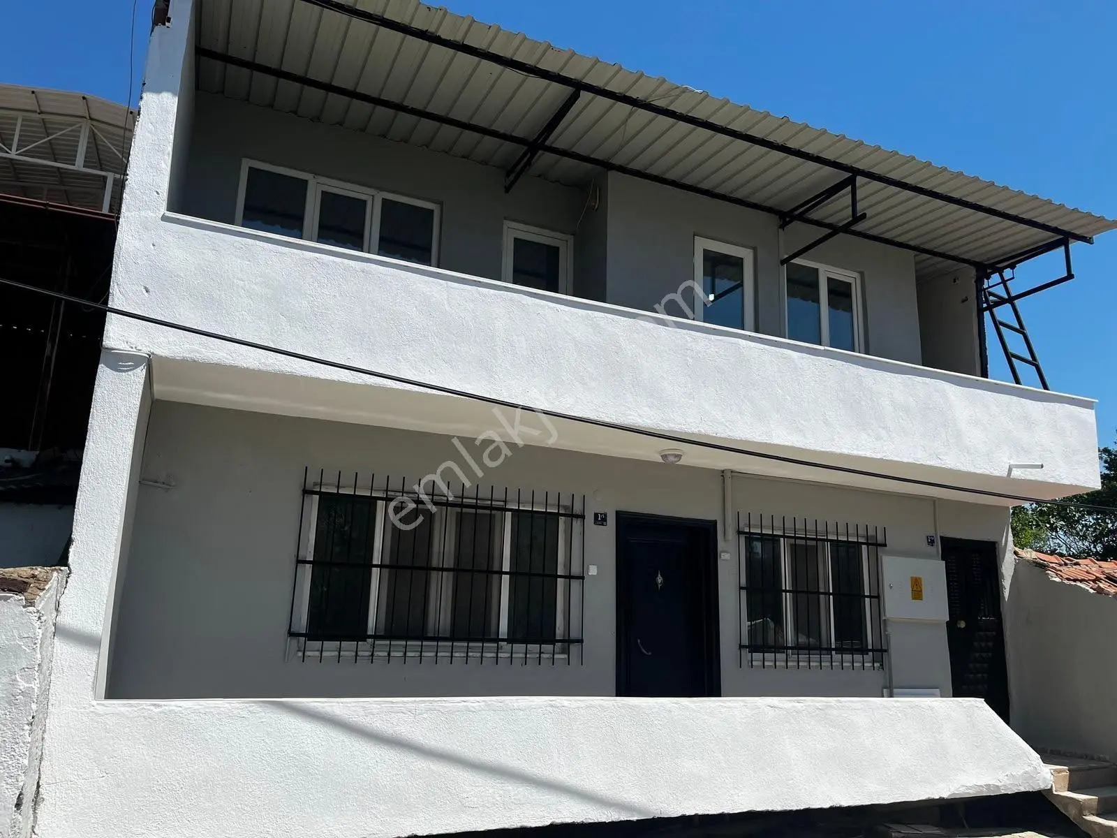 Nazilli Cumhuriyet Mahallesi’Nde Satılık 2 Katlı Müstakil Ev