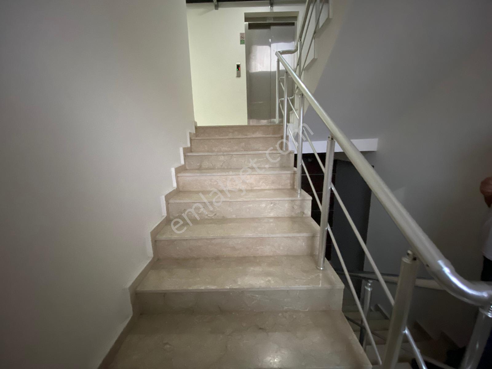 Remax Palm'den 34'üncü Cadde Üzeri Yatırımlık Eşyalı 1+1 Daire — fotoğraf 3