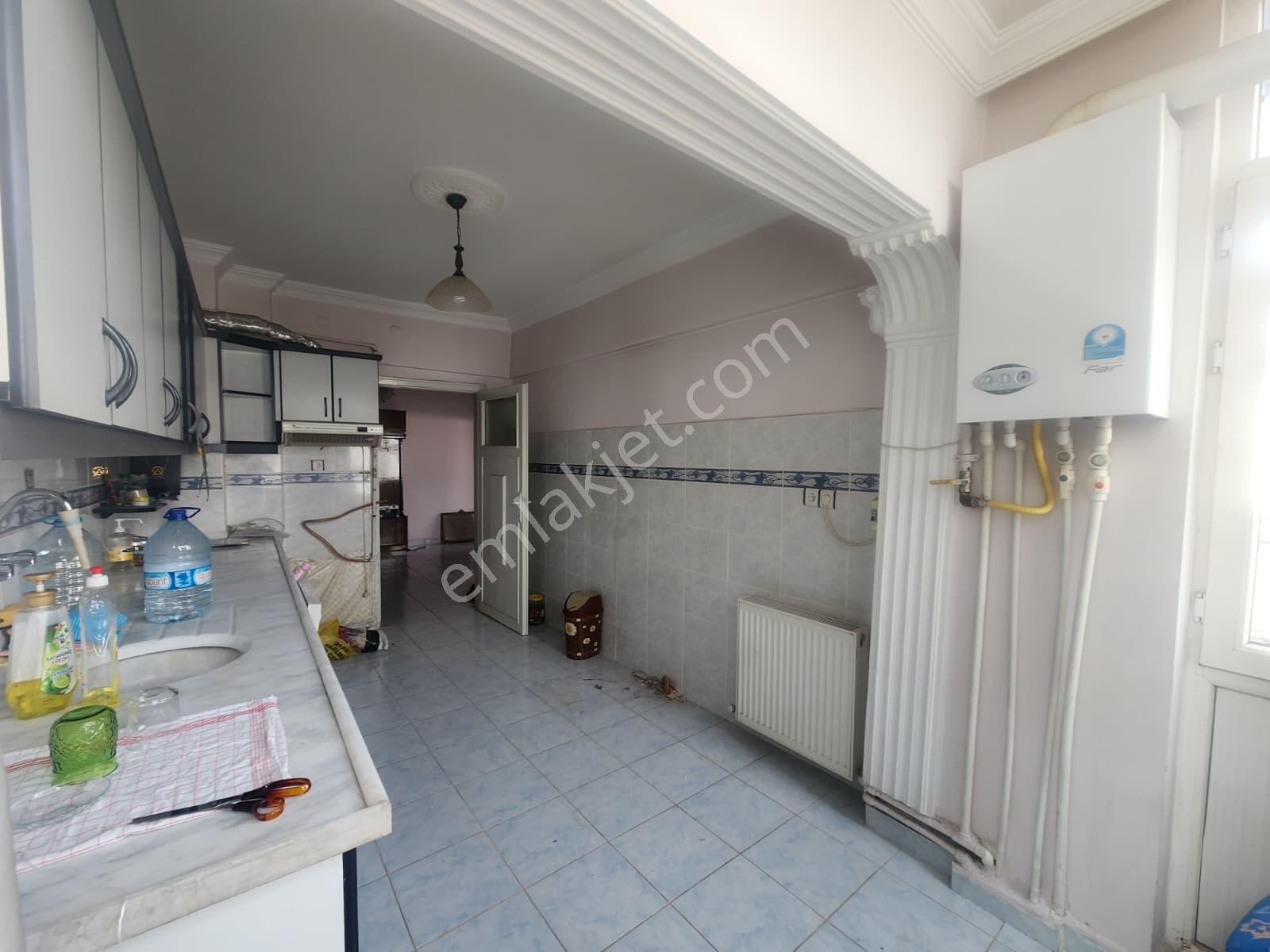 Demetevler'de Cadde Üzerinde 3+1 Asansörlü Katta Satılık Daire — fotoğraf 11